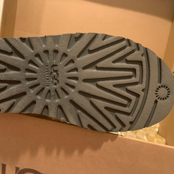 Ugg australia W Bailey button/triplet - Picture 3 of 6